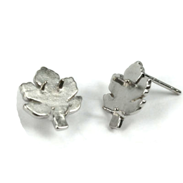 Canada Flag Ear Studs with Prongs Mounting in Sterling Silver 4x7mm